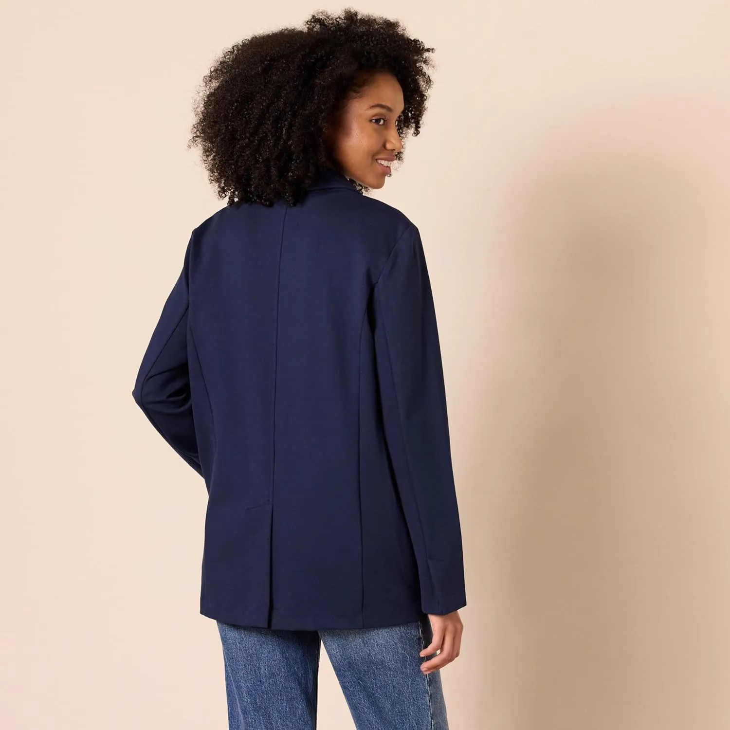 Amazon Essentials Women's Relaxed-Fit Soft Ponte Blazer