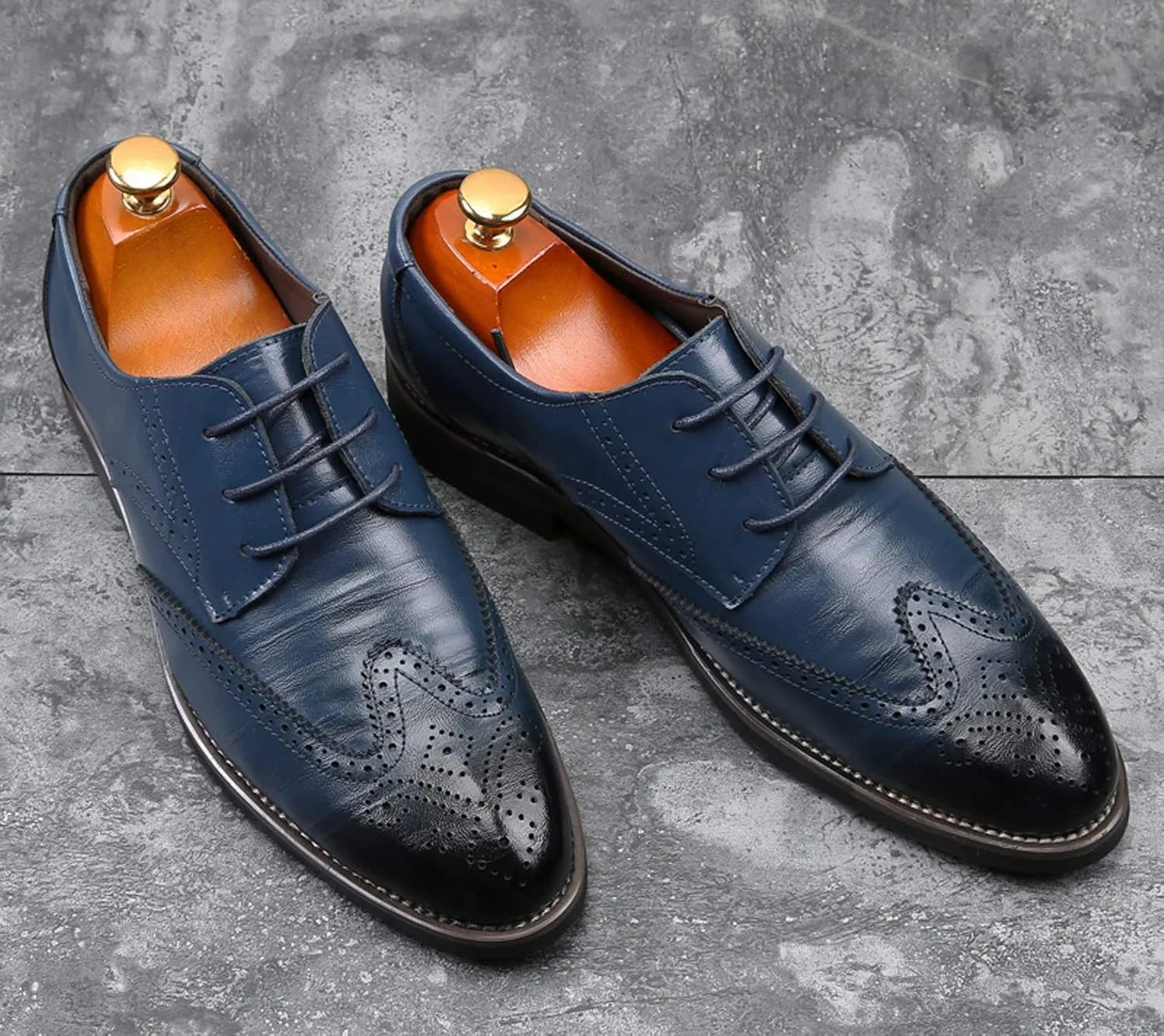 Santimon Men's Wingtip Oxford Shoes Classic Brogue Dress PU Leather Lace Up Casual Shoes