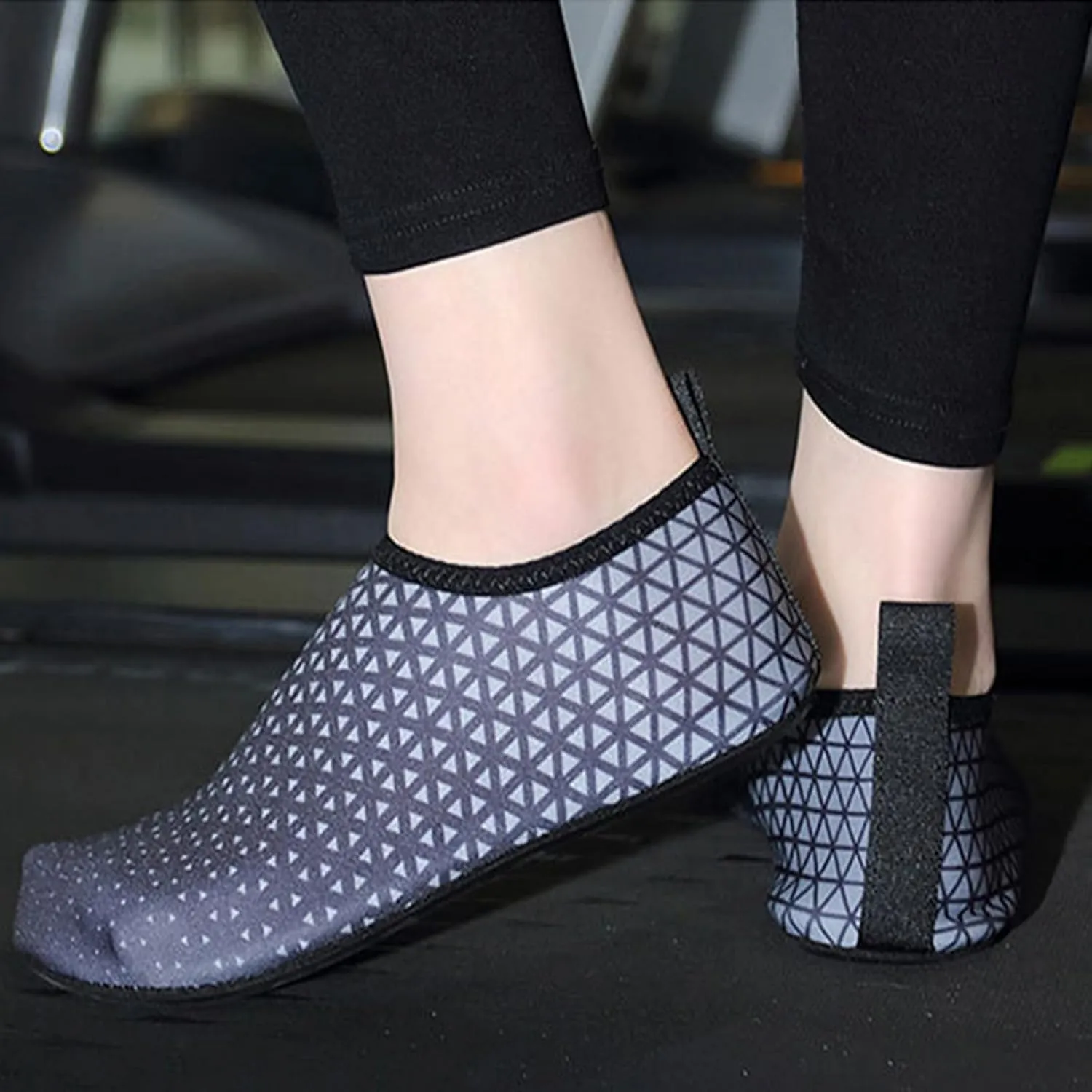 Water Shoes for Beach Swim Pool Barefoot Quick Dry Aqua Socks Womens Mens Outdoor Sports Hiking Surf Kayaking Yoga Exercise Shoes